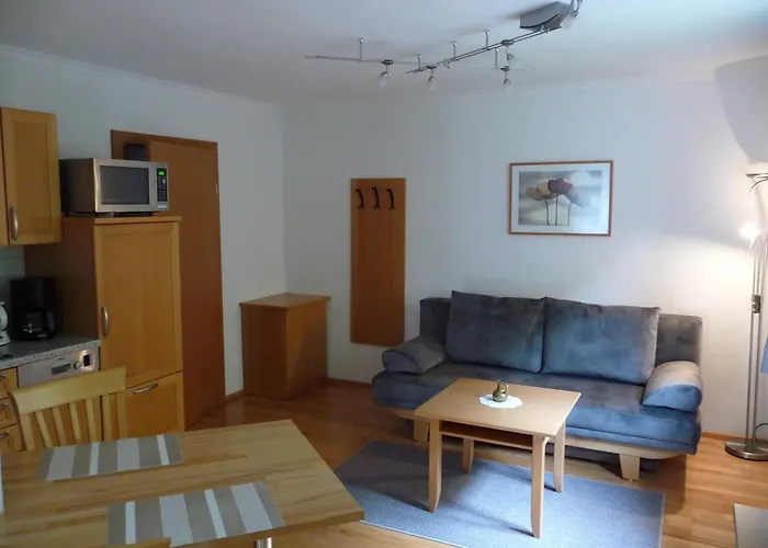 Haus Lungau 公寓 *